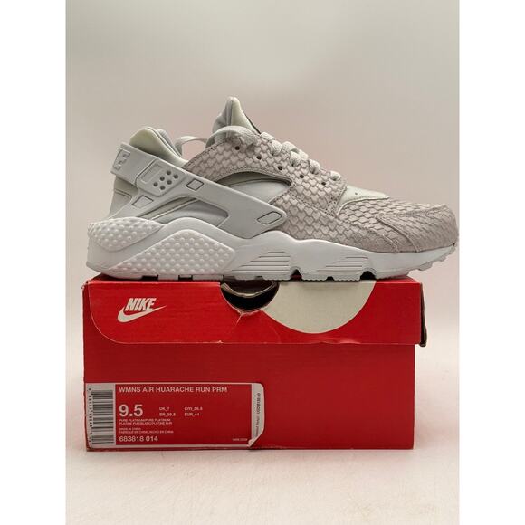 Nike AIR HUARCHE RUN PRM Women's New Running Sneaker White US Size 9.5 - Picture 11 of 11